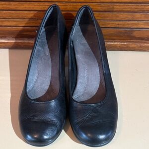 AEROSOLES Black Women's Heels size 7